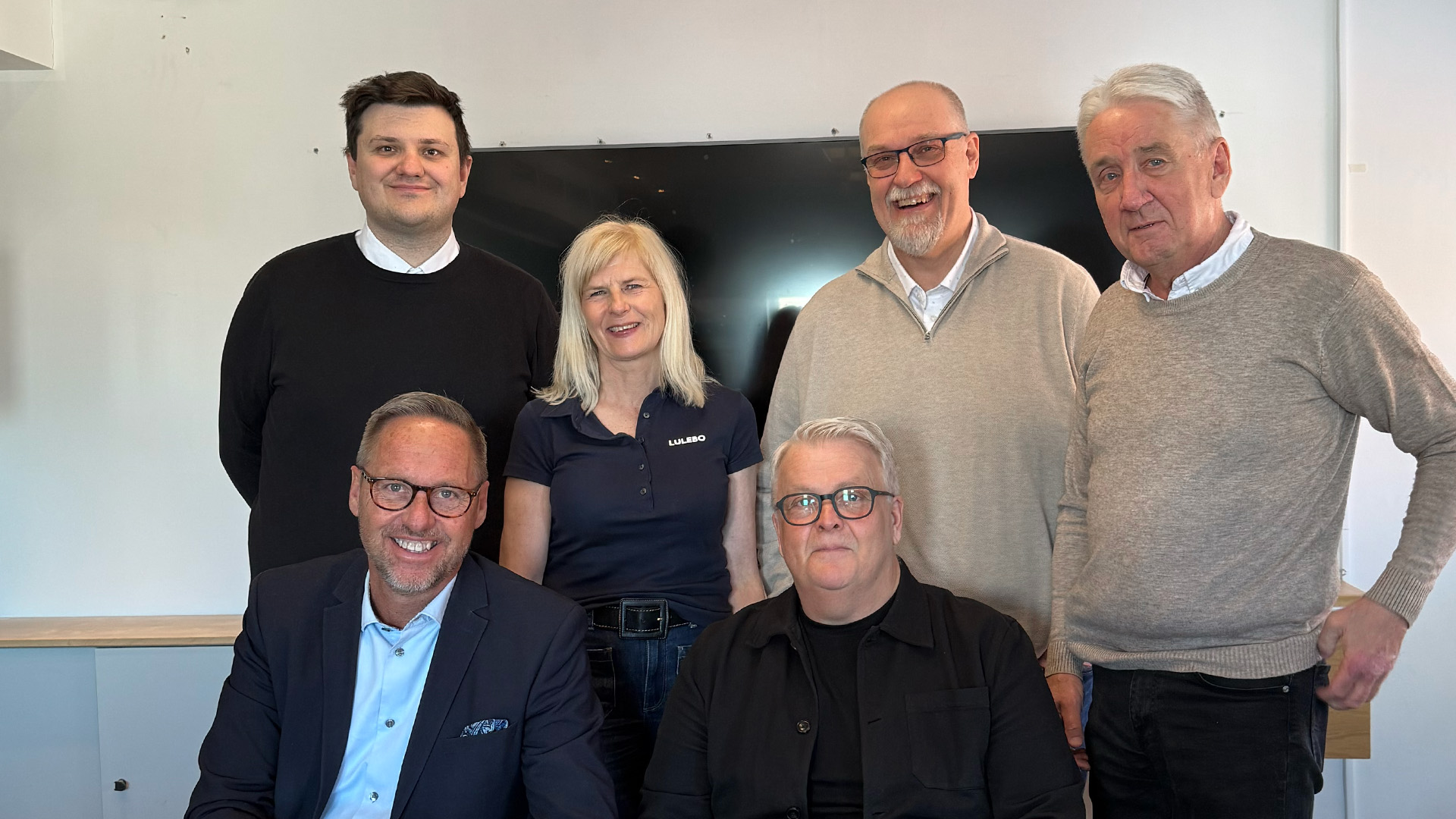 En gruppbild (övre rad från vänster) Fredrik Bruhn, Ulrika Persson, Lars Henriksson, Kent Ögren, (n